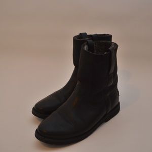 AUTHENTIC Frye Fur Lined Black Boots